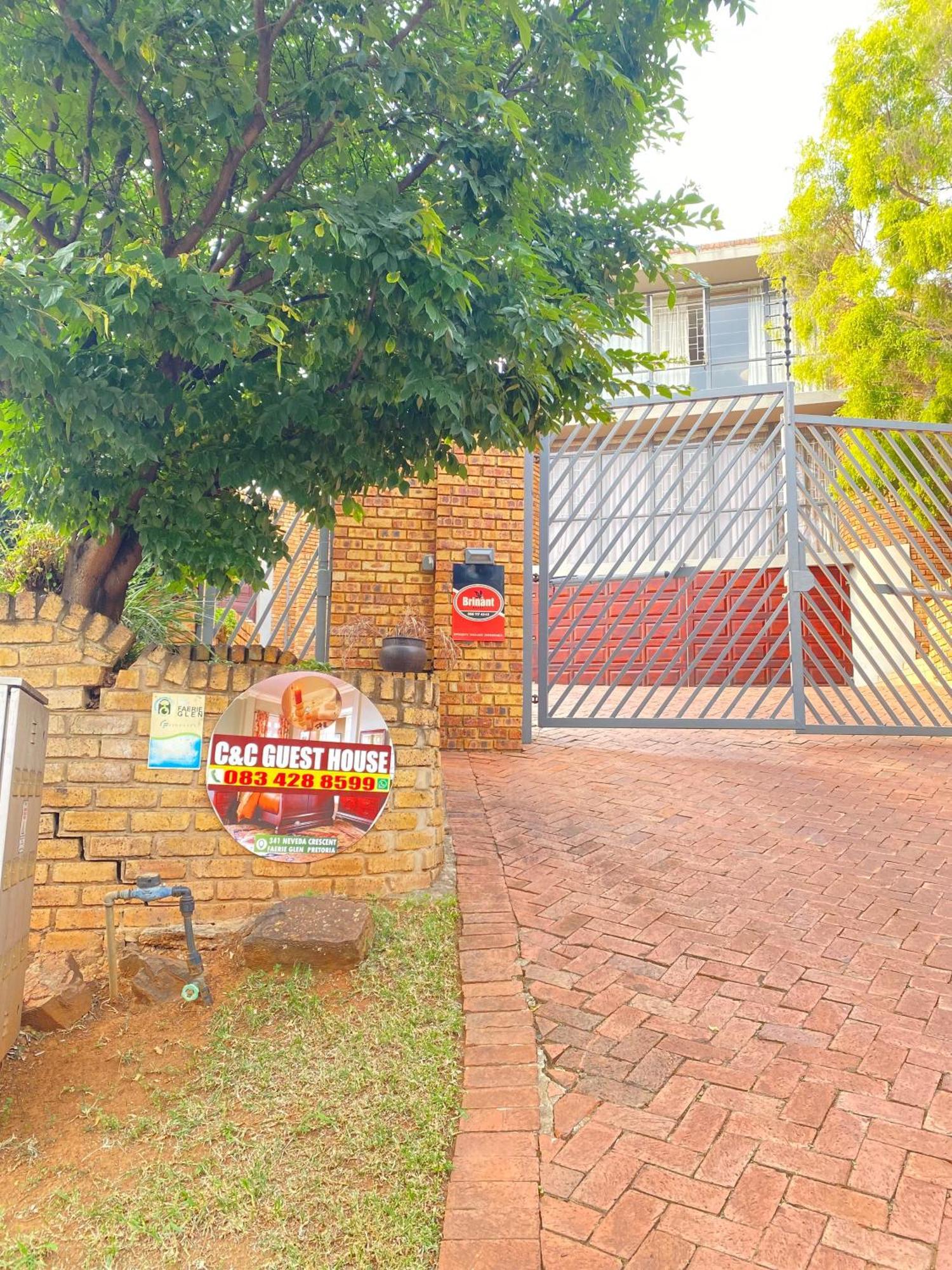 C And C Guest House/ Bed And Breakfast Pretoria-Noord Exteriör bild